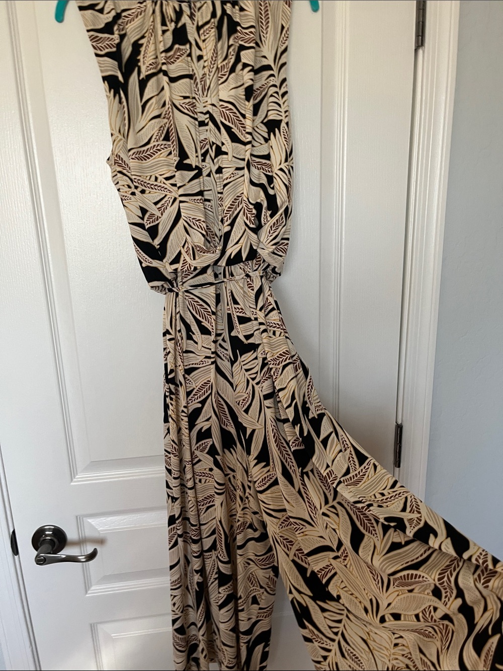 Roz & Ali Black and Cream Leaf-Print Wide-Leg Jumpsuit - NWOT - Picture 6 of 13
